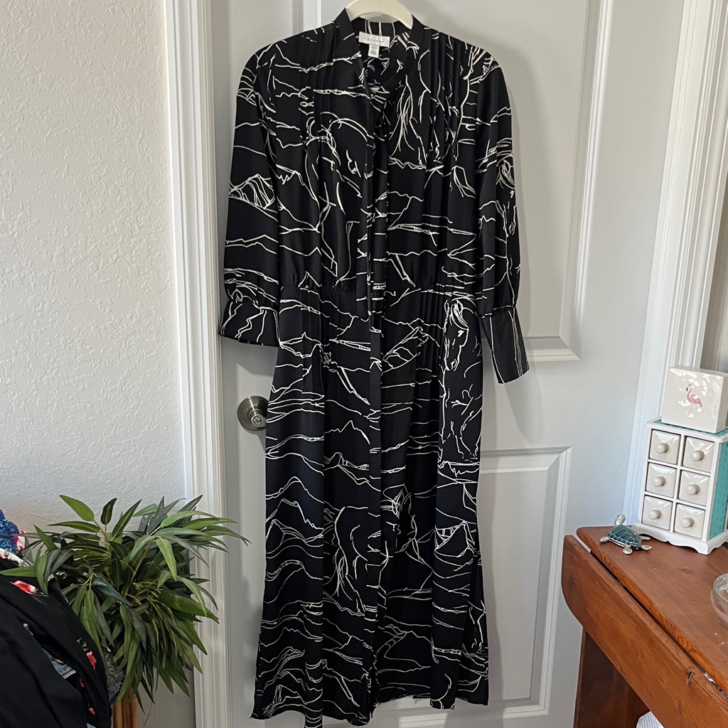 Topshop Horse Print Black &White Button Down Tie Neck,Front &Back Slit Hem